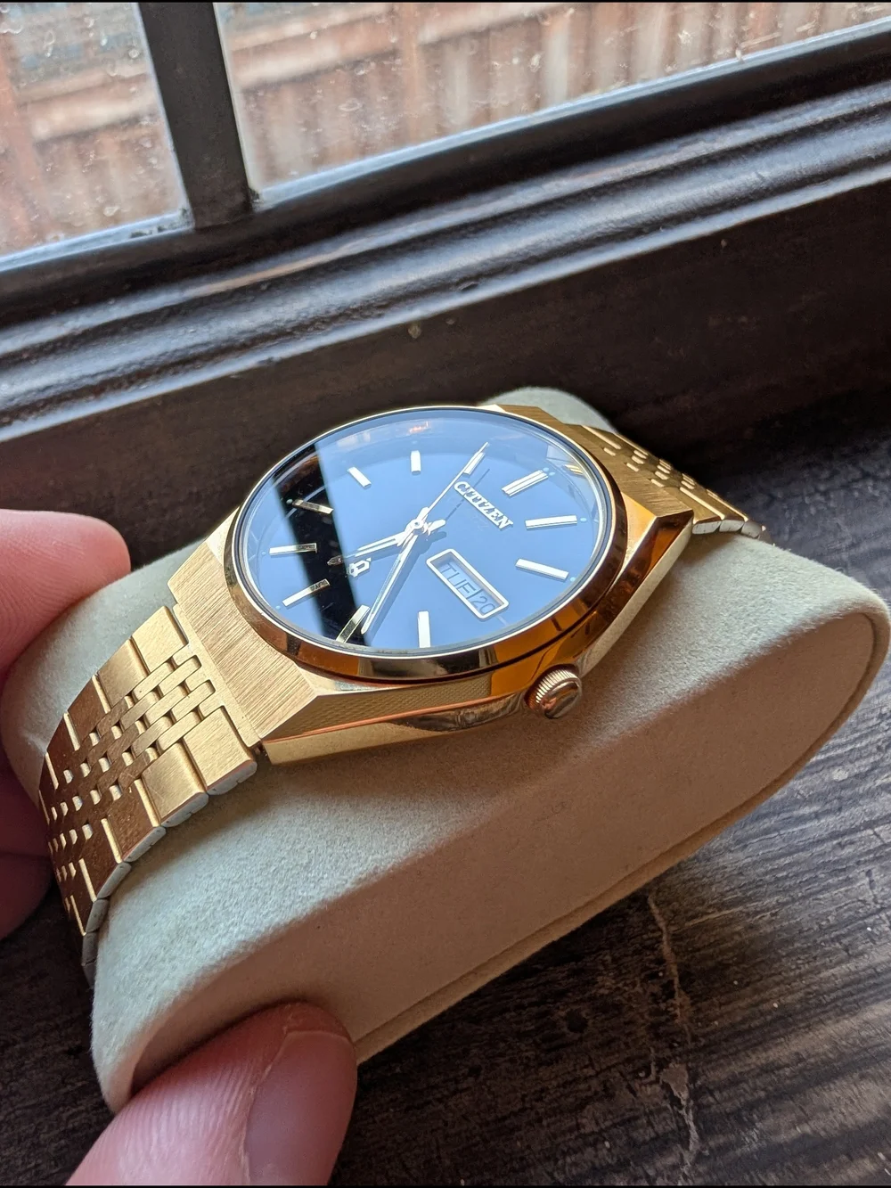 Vintage Citizen Quartz 1980s Near Mint Running